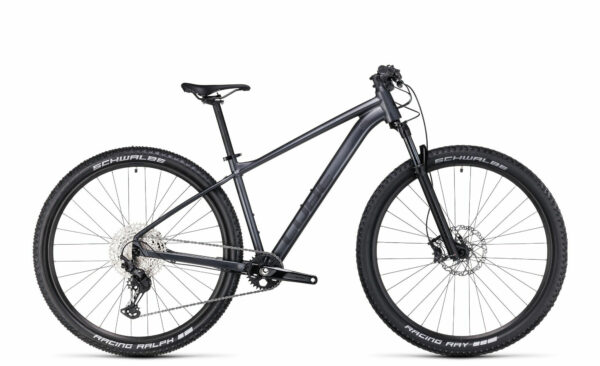 Cube Reaction Pro metalblack´n´black 2023 27,5"; Diamant